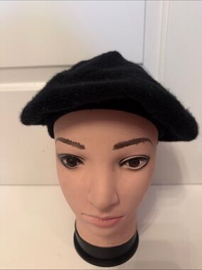 PATRICIA UNDERWOOD woman’s hat black cashmere Beret - Classic vintage accessory